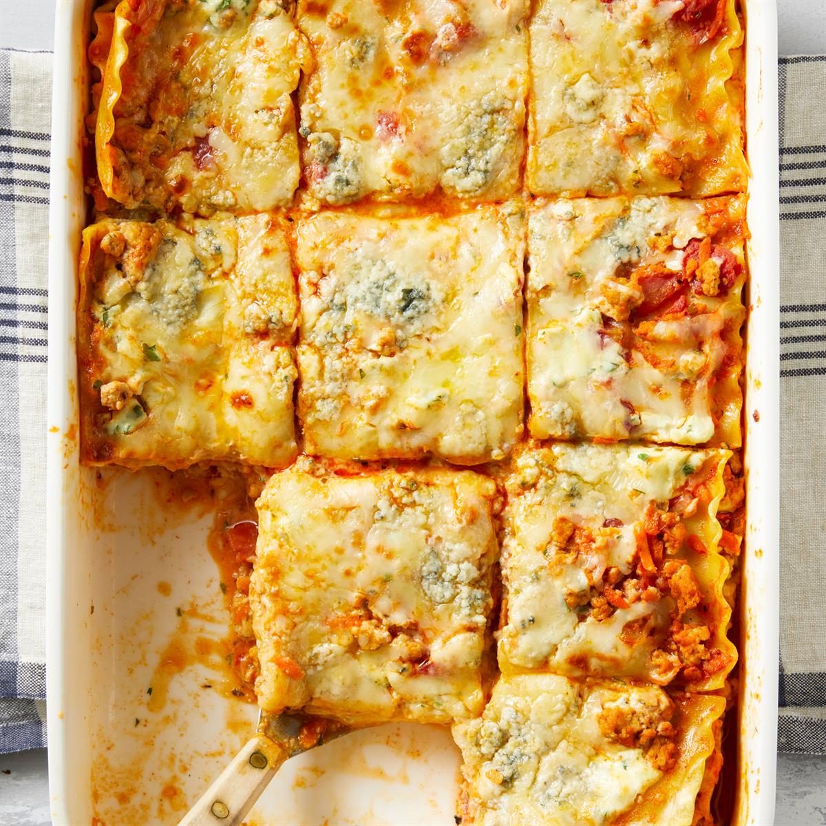 Buffalo Chicken Lasagna: Perfect for Crowds & Better Tomorrow
